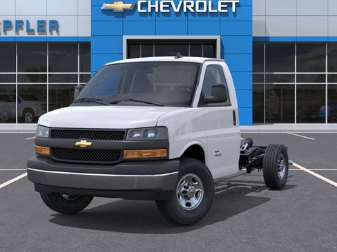 New 2026 Chevrolet Express 3500 w/ Power Convenience Package RWD image 6