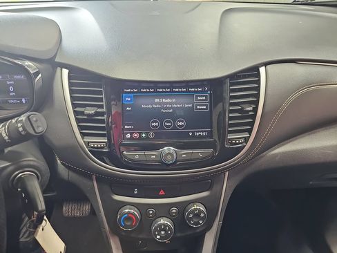 Used 2020 Chevrolet Trax LS w/ Tint and Cruise Package AWD/4WD image 19
