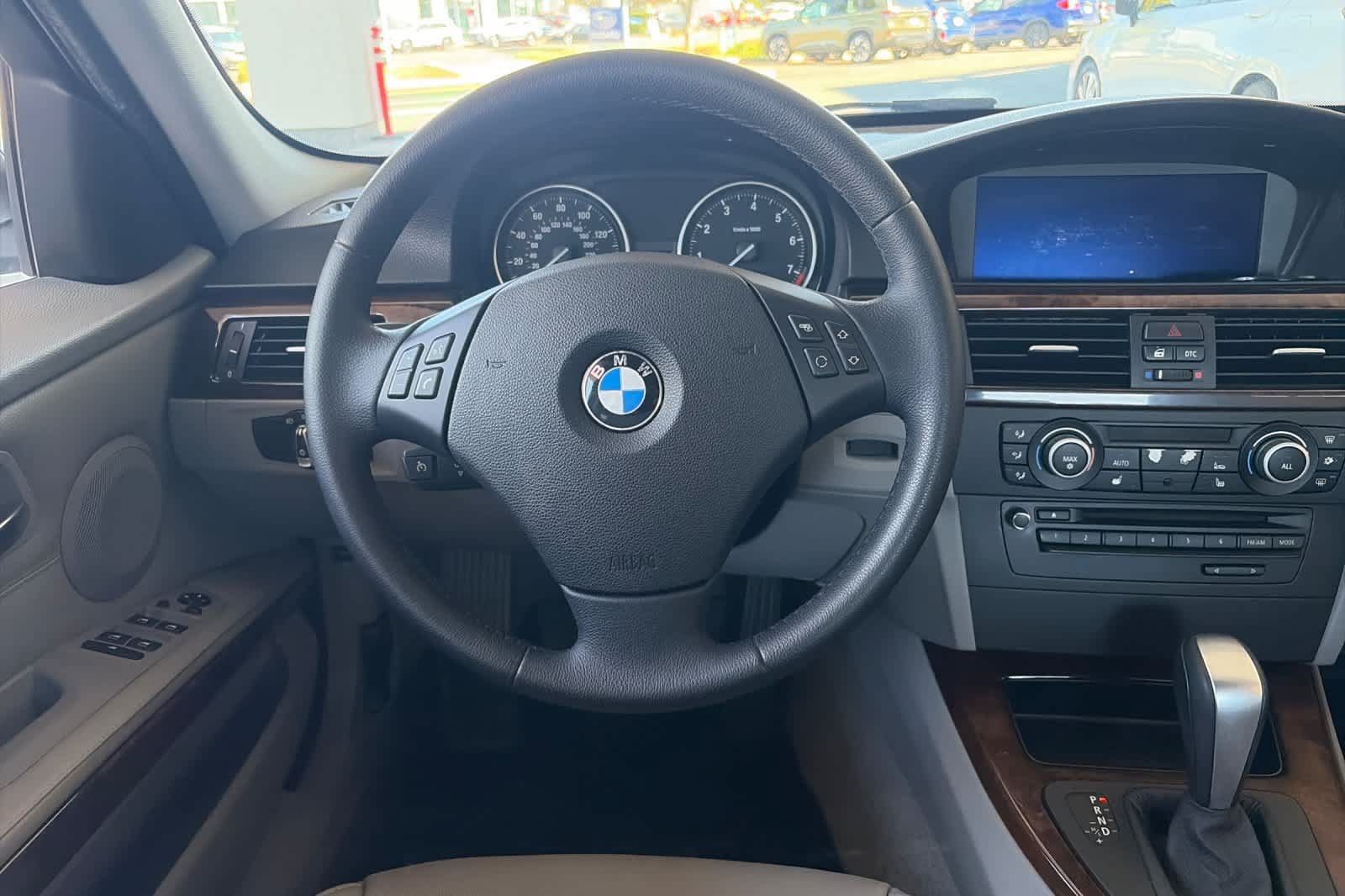 Used 2010 BMW 328i Sedan RWD image 14