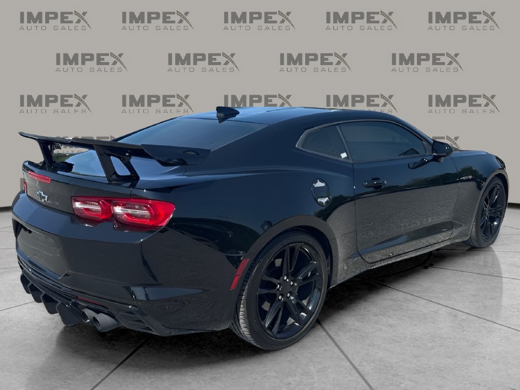 Used 2022 Chevrolet Camaro LT w/ Technology Package RWD image 5