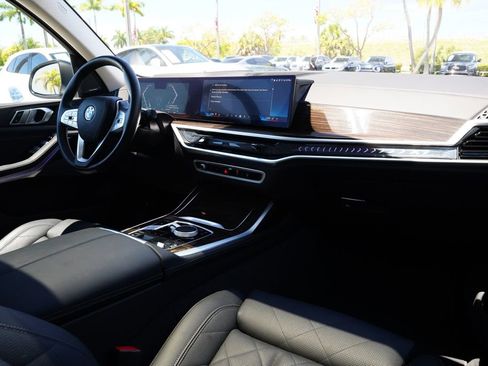 Used 2025 BMW X7 xDrive40i AWD/4WD image 21