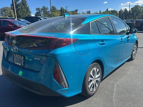 Certified 2022 Toyota Prius Prime XLE FWD image 3