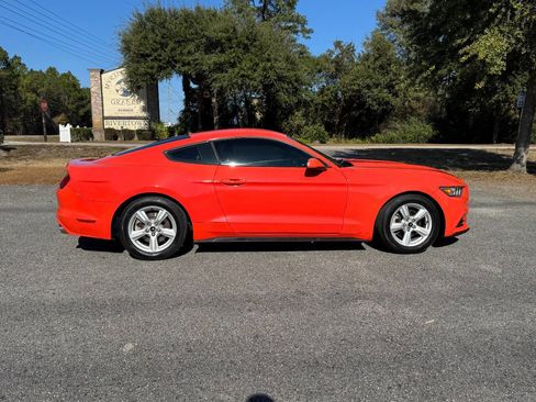 Used 2015 Ford Mustang V6 2dr Fastback image 7