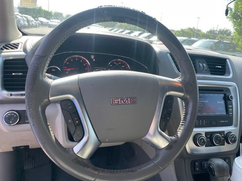 Used 2015 GMC Acadia SLE FWD image 12