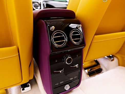 Used 2025 Rolls-Royce Cullinan image 61