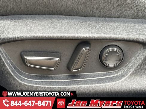 Used 2025 Toyota Camry XSE image 28