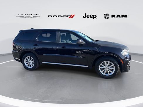Used 2021 Dodge Durango SXT w/ 3rd Row Seating Group image 2