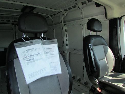 Used 2024 RAM ProMaster 2500 w/ Convenience Group image 14