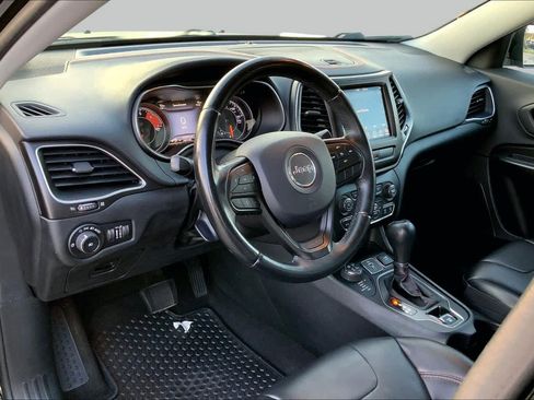 Used 2019 Jeep Cherokee Trailhawk AWD/4WD image 16