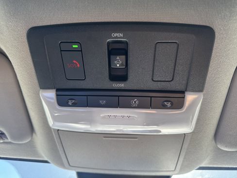 Used 2024 Nissan Sentra SR w/ SR Premium Package image 24