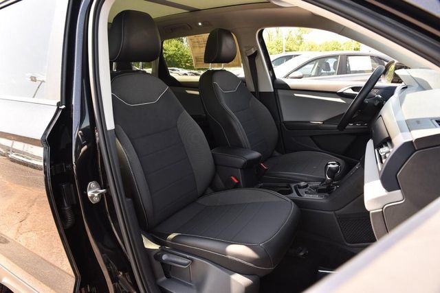 Certified 2023 Volkswagen Taos SE w/ Panoramic Sunroof Package AWD/4WD image 20