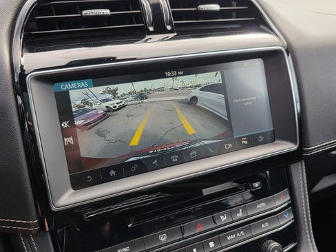 Used 2019 Jaguar F-PACE S image 37