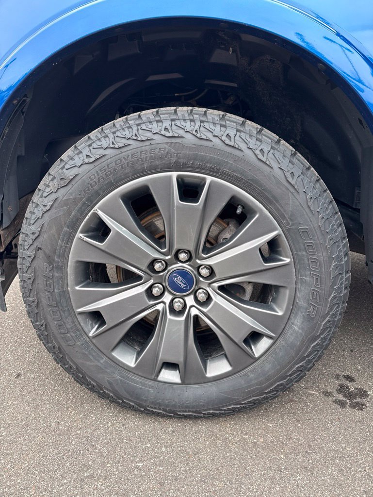 Used 2017 Ford F150 Lariat w/ Equipment Group 502A Luxury AWD/4WD image 24