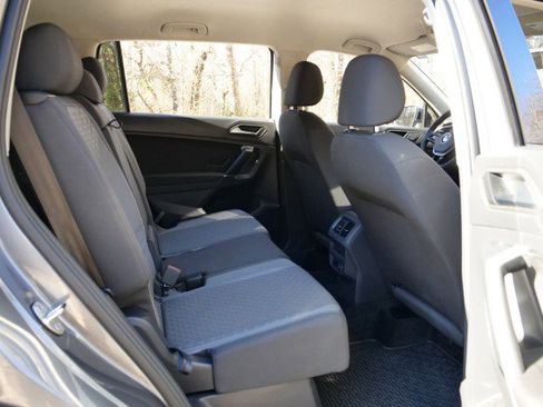 Used 2020 Volkswagen Tiguan S image 35