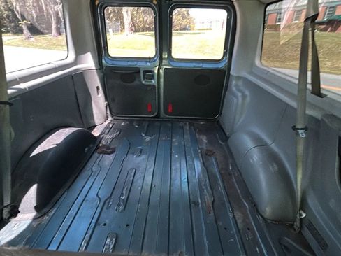 Used 2013 Ford E-150 and Econoline 150 Wagon w/ PWR Windows & Locks Group RWD image 11