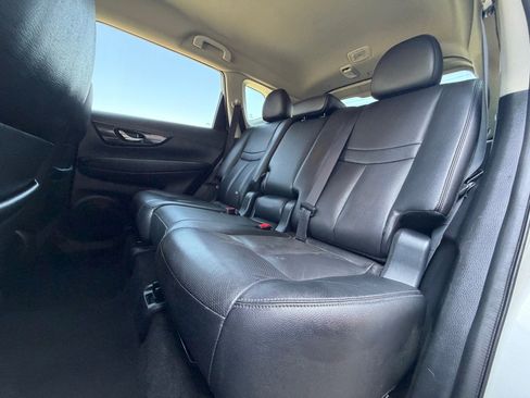 Used 2018 Nissan Rogue SL image 10