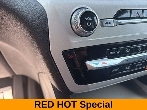 Used 2023 Ford Explorer XLT image 26