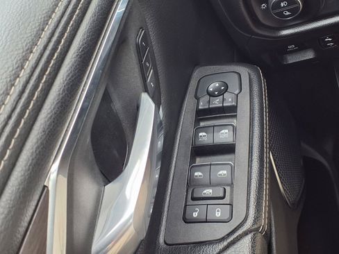 Used 2025 RAM 1500 Laramie AWD/4WD image 12