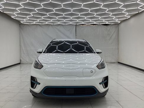 Used 2022 Kia Niro EX w/ Cold Weather Package FWD image 5