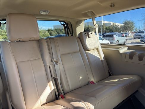 Used 2015 Ford Expedition EL XLT w/ Equipment Group 202A image 10