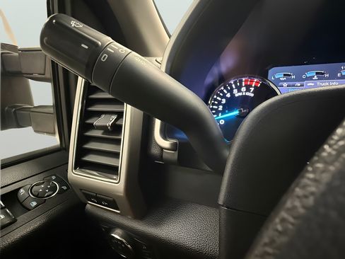 Used 2019 Ford F250 Lariat w/ Lariat Ultimate Package AWD/4WD image 21