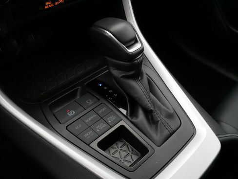 Certified 2025 Toyota RAV4 XLE Premium image 24