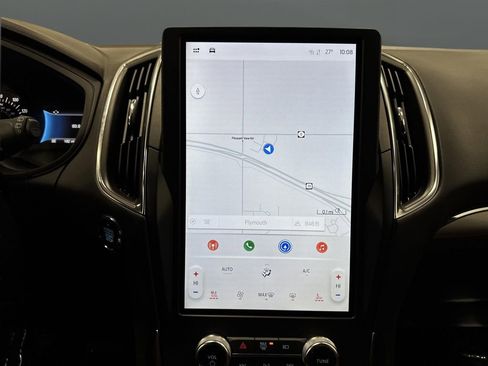 Used 2024 Ford Edge Titanium w/ Titanium Elite Package image 10