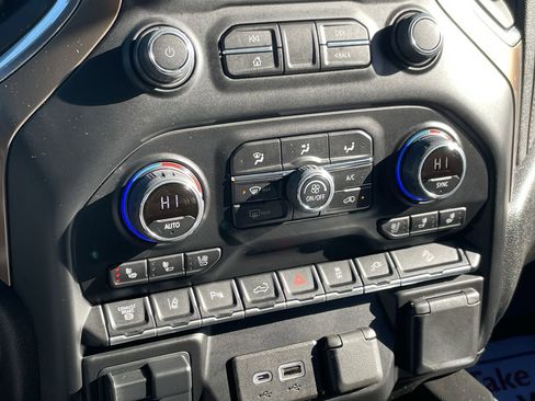 Used 2022 Chevrolet Silverado 3500 High Country w/ Z71 Off-Road Package image 35