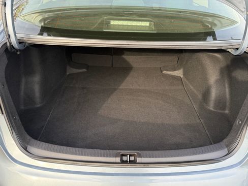 Used 2021 Toyota Corolla LE image 11