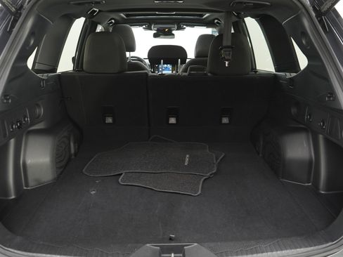 Used 2025 Subaru Forester Premium AWD/4WD image 9