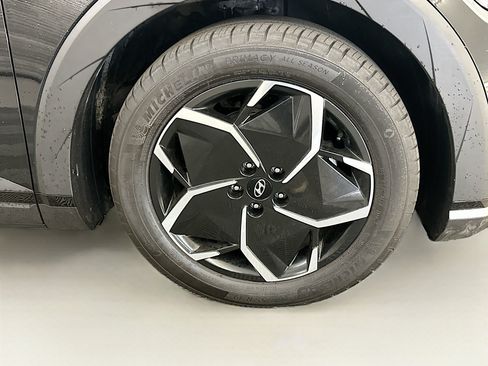 Used 2024 Hyundai Ioniq 5 SEL AWD/4WD image 11