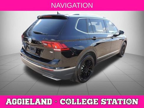 Used 2018 Volkswagen Tiguan SEL Premium FWD image 4