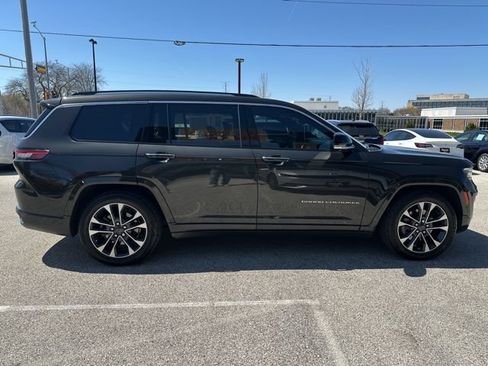 Used 2022 Jeep Grand Cherokee L Overland w/ Advanced Protech Group III AWD/4WD image 6