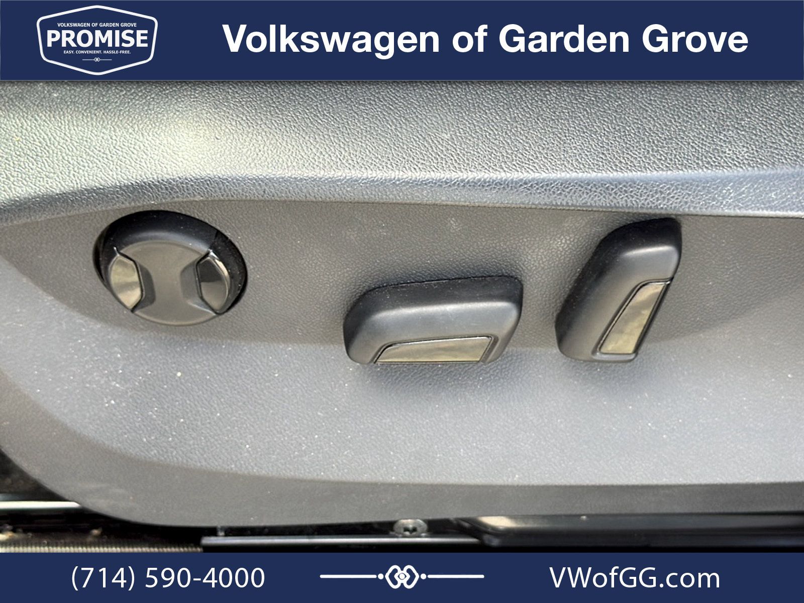 Used 2023 Volkswagen Tiguan SE R-Line FWD image 17