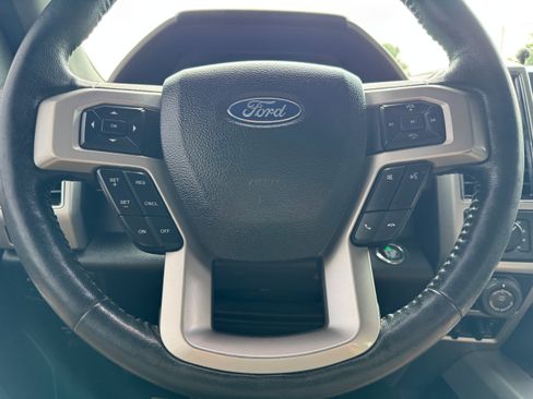 Used 2018 Ford F150 Lariat w/ Equipment Group 502A Luxury AWD/4WD image 19