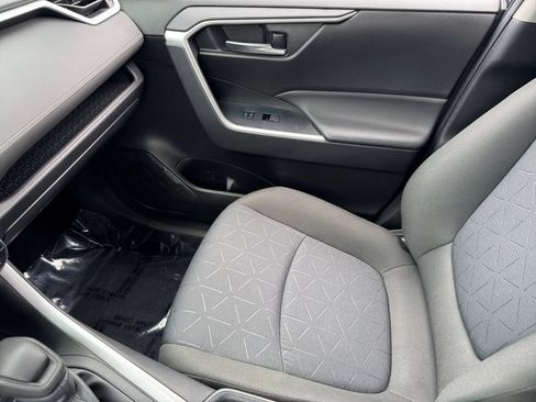 Certified 2022 Toyota RAV4 XLE AWD/4WD image 30