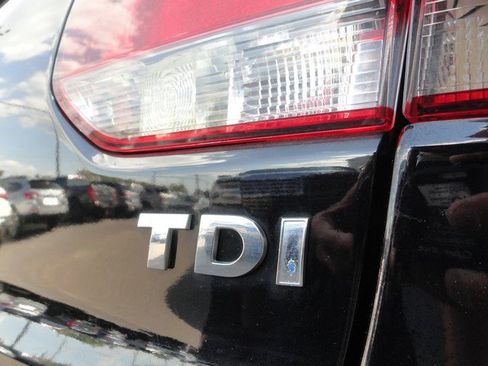 Used 2012 Volkswagen Golf TDI image 9