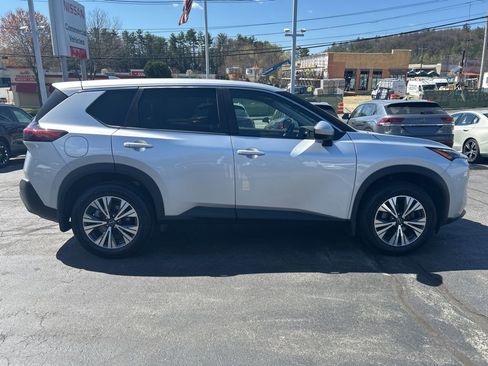 Certified 2023 Nissan Rogue SV AWD/4WD image 8