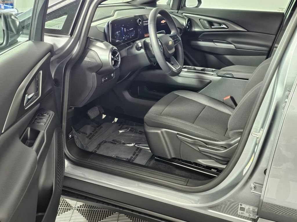 New 2026 Chevrolet Equinox EV LT FWD image 22