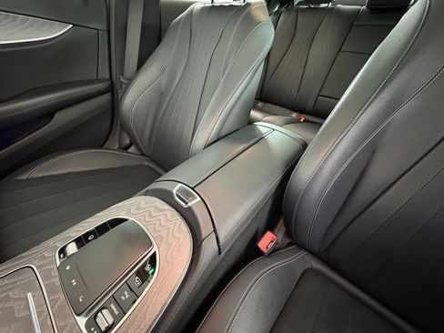 Used 2021 Mercedes-Benz E 350 4MATIC Sedan image 32