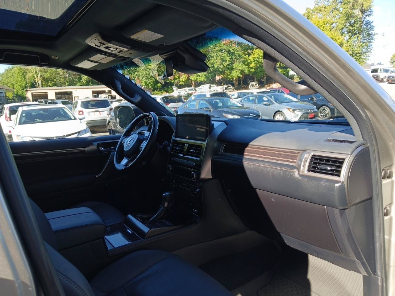 Used 2023 Lexus GX 460 Premium w/ Premium Plus Package AWD/4WD image 18