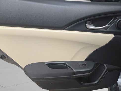 Used 2018 Honda Civic EX image 22