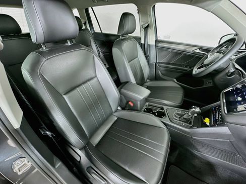 Used 2023 Volkswagen Tiguan SE FWD image 42