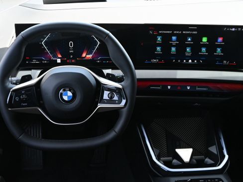 Used 2025 BMW X3 xDrive30i w/ Premium Package AWD/4WD image 16
