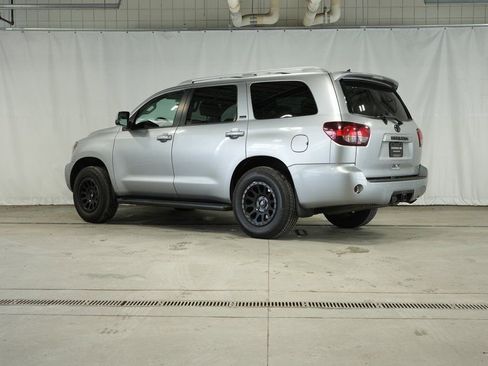 Used 2018 Toyota Sequoia SR5 image 3