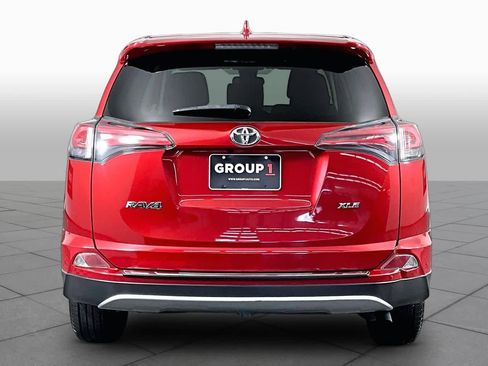 Used 2017 Toyota RAV4 XLE w/ Carpet Mat Package FWD image 5