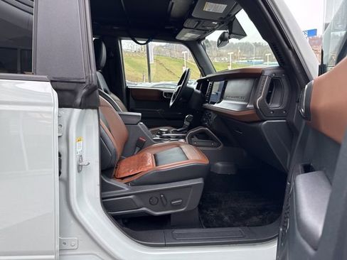 Used 2024 Ford Bronco Outer Banks image 25