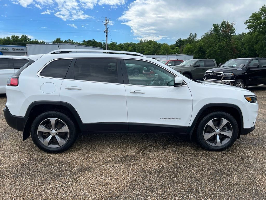 Used 2020 Jeep Cherokee Limited w/ Technology Group AWD/4WD image 4