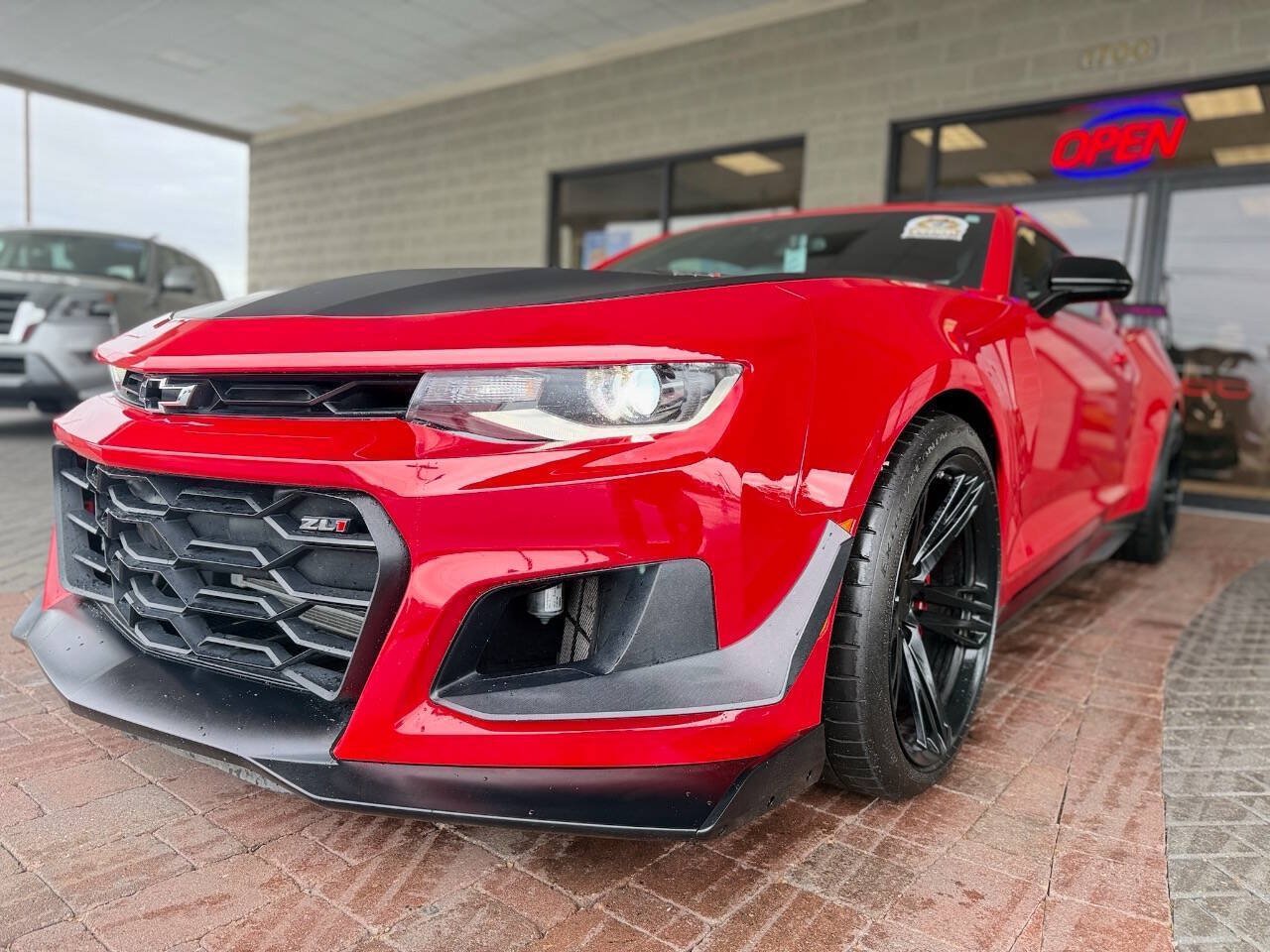 Used 2020 Chevrolet Camaro ZL1 RWD image 25