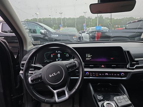 Used 2023 Kia Sportage EX AWD/4WD image 14